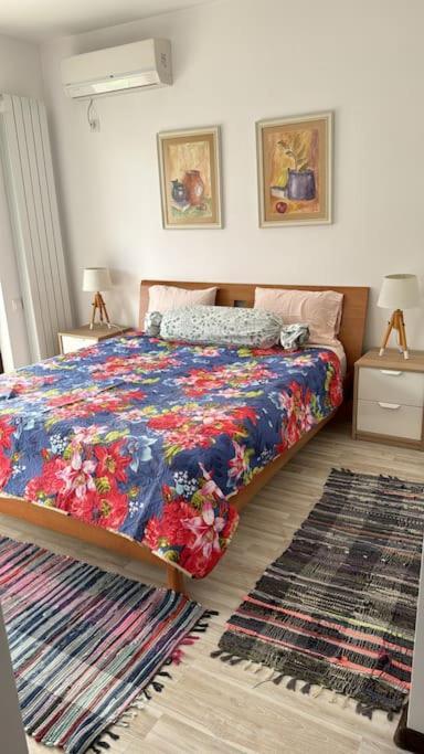 Kazanlak Large Guest House Apartment Near The Center With Full Kitchen & Dining Room, King Beds, Garden Patio, Free Parking & Self Check-In Exteriör bild
