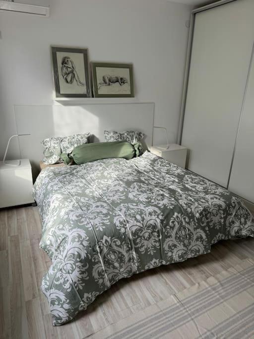 Kazanlak Large Guest House Apartment Near The Center With Full Kitchen & Dining Room, King Beds, Garden Patio, Free Parking & Self Check-In Exteriör bild
