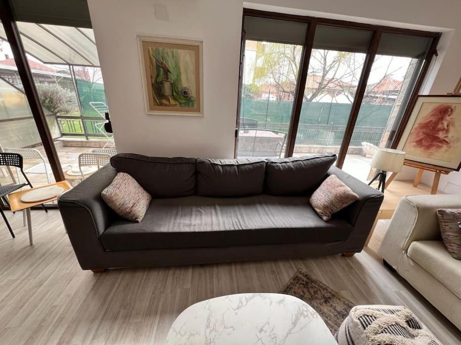Kazanlak Large Guest House Apartment Near The Center With Full Kitchen & Dining Room, King Beds, Garden Patio, Free Parking & Self Check-In Exteriör bild