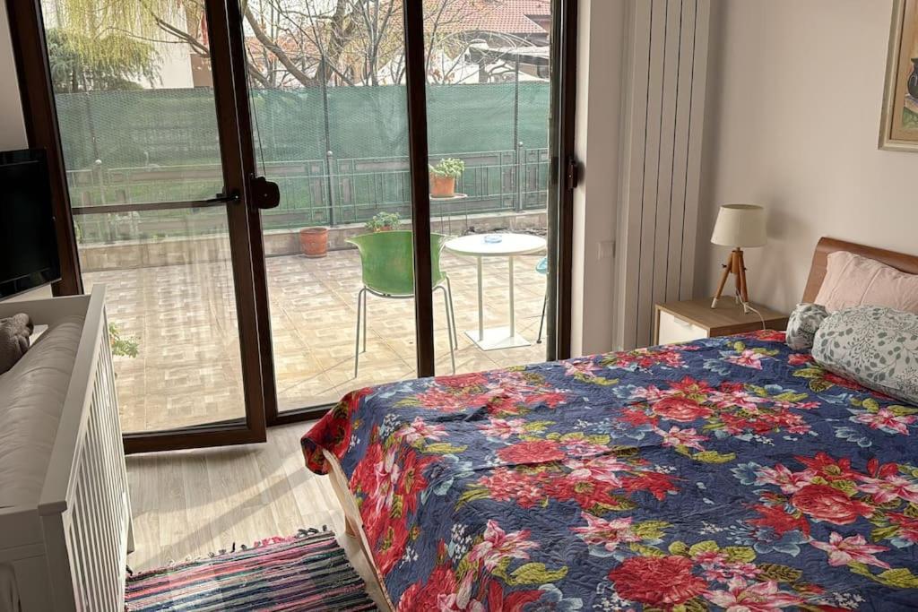 Kazanlak Large Guest House Apartment Near The Center With Full Kitchen & Dining Room, King Beds, Garden Patio, Free Parking & Self Check-In Exteriör bild